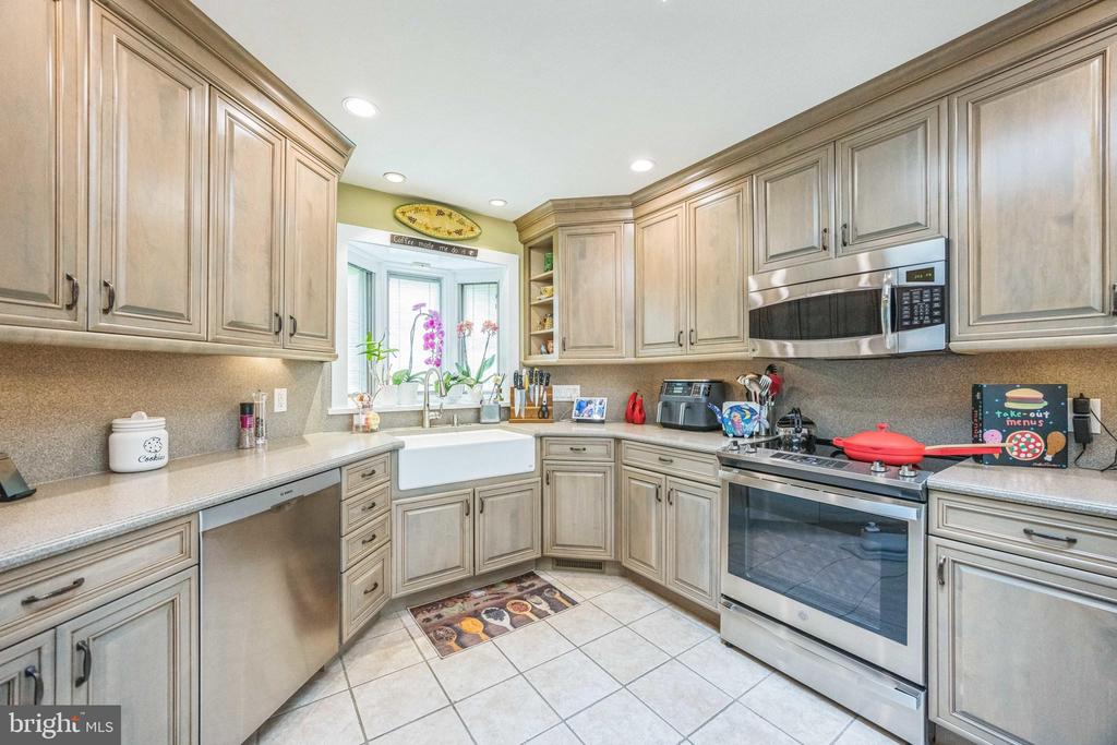 745 GERMANTOWN PIKE