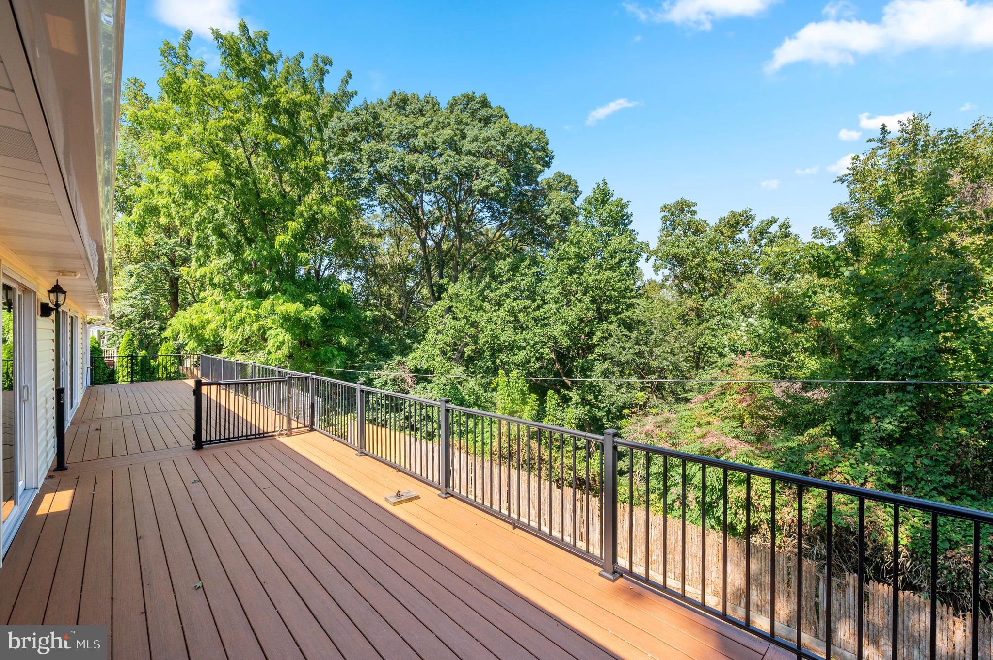 1140 GREEN TREE LANE