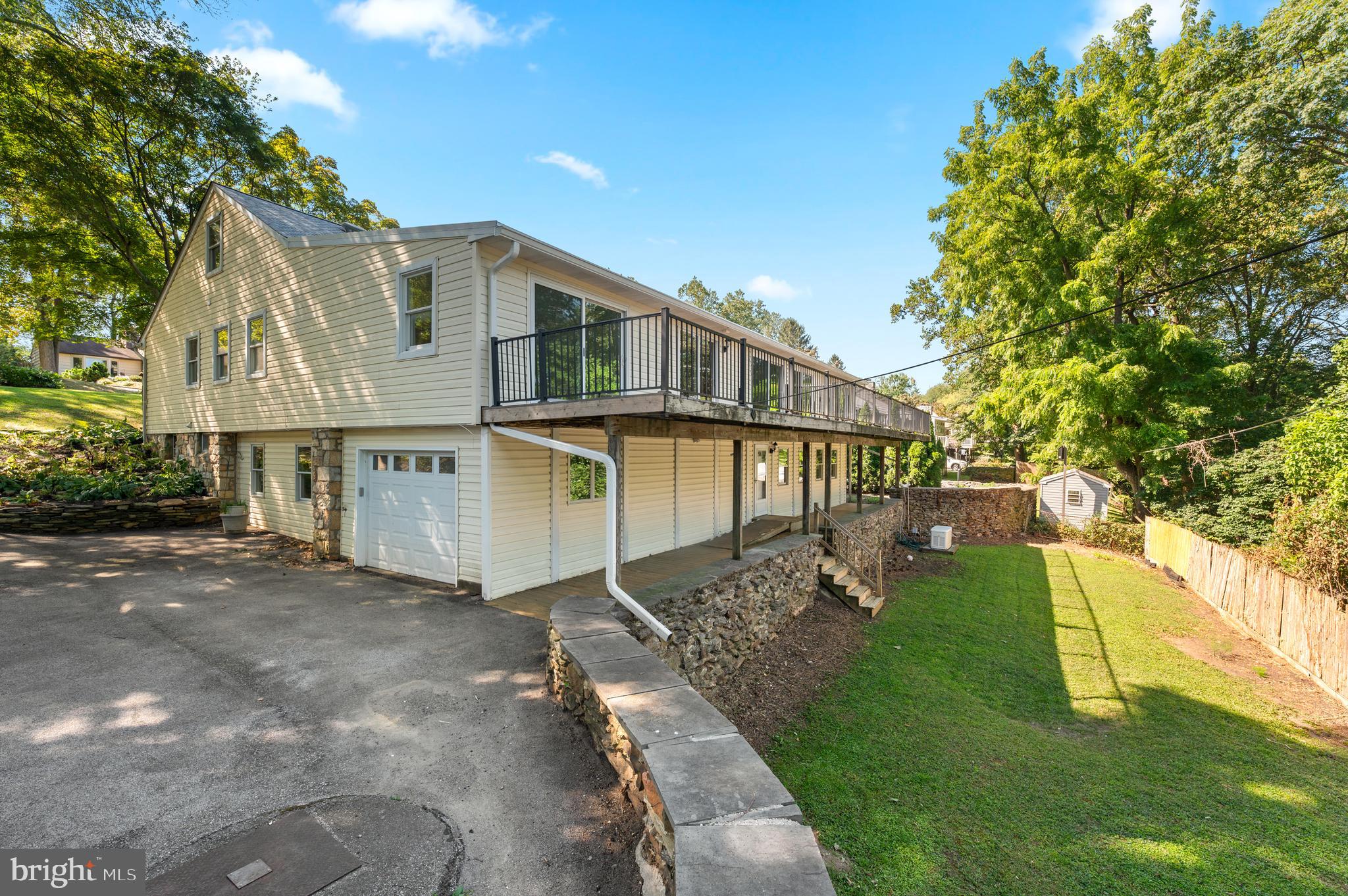 1140 GREEN TREE LANE