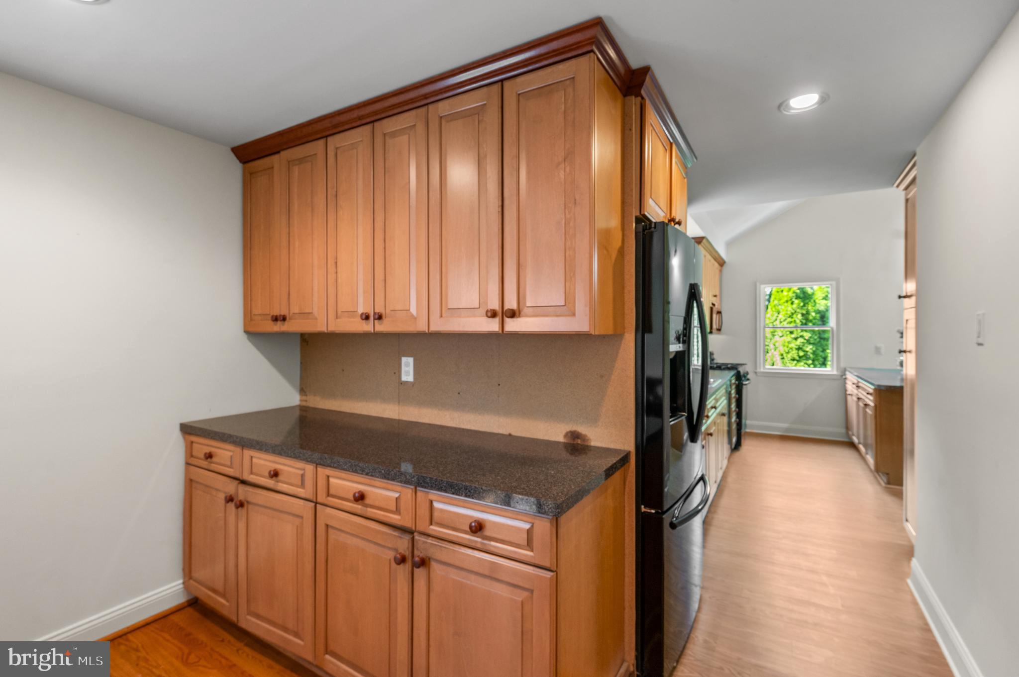 1140 GREEN TREE LANE