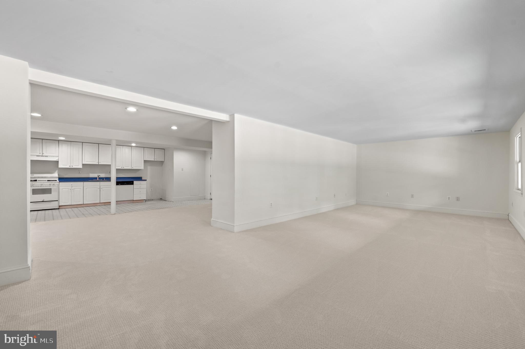 1140 GREEN TREE LANE