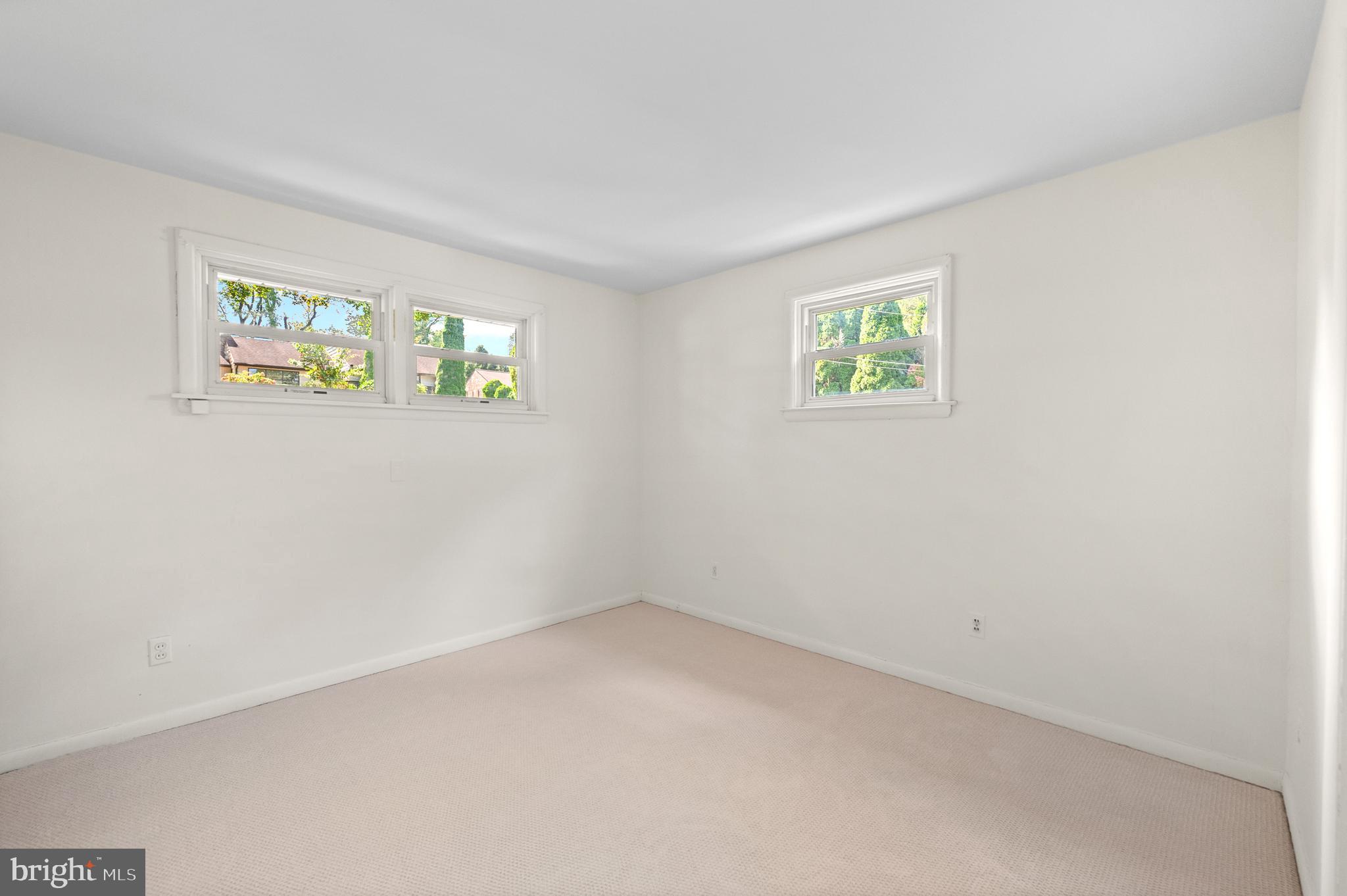 1140 GREEN TREE LANE