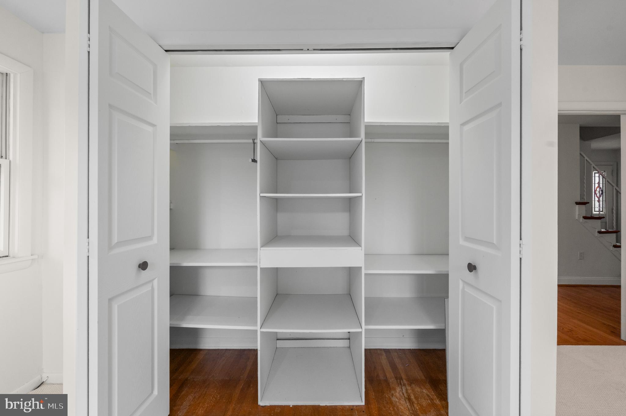 1140 GREEN TREE LANE