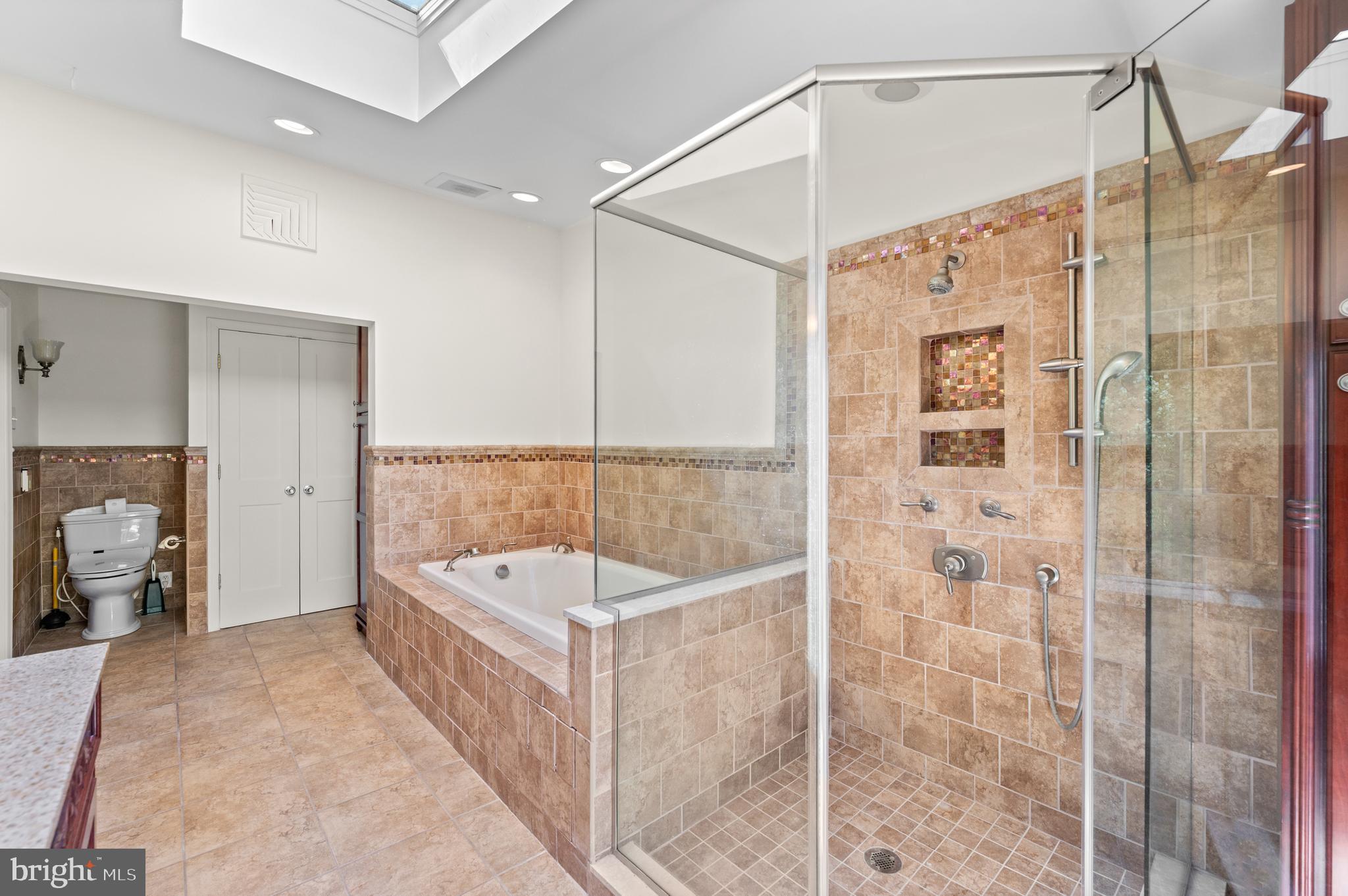 1140 GREEN TREE LANE