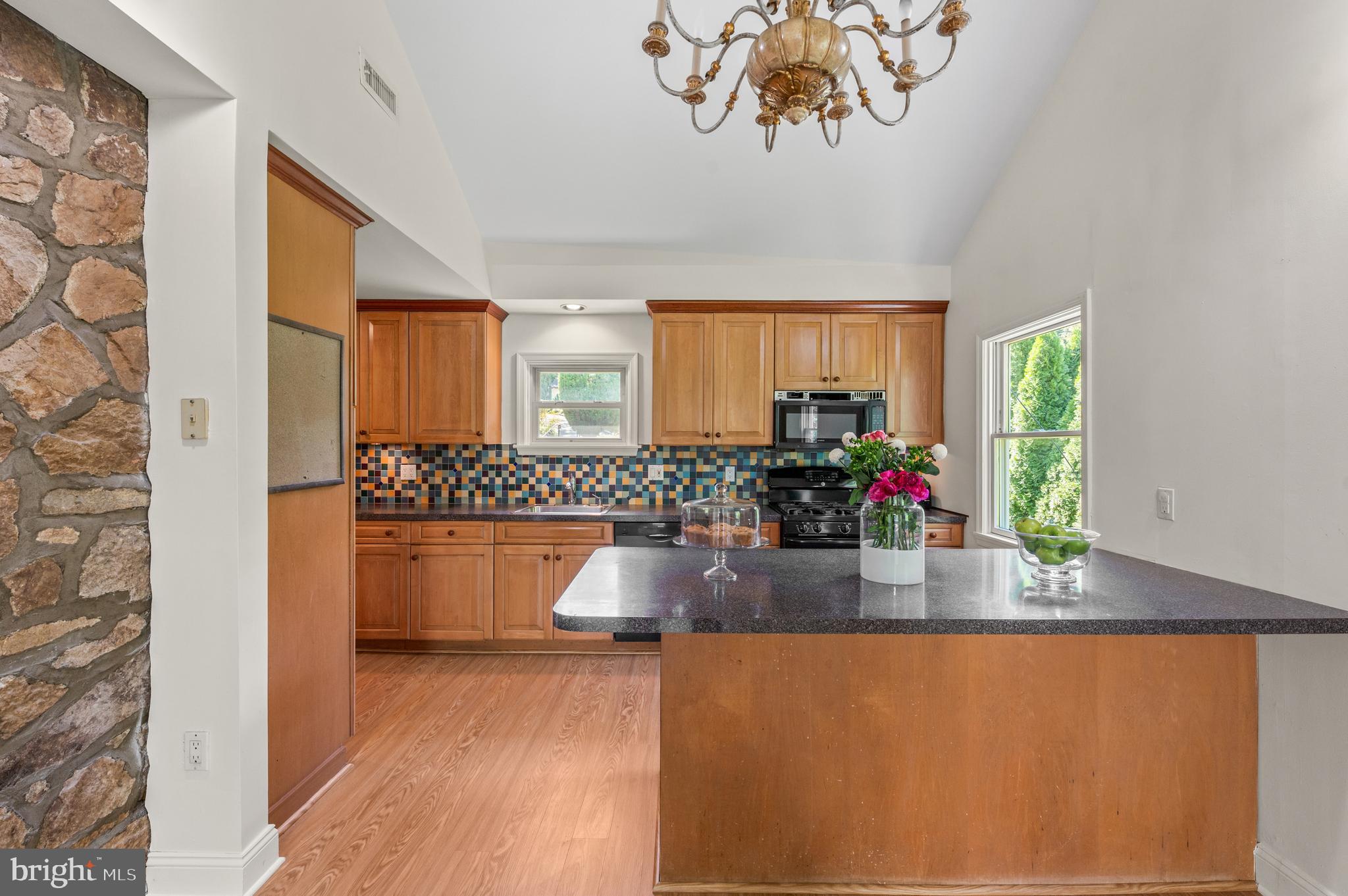 1140 GREEN TREE LANE