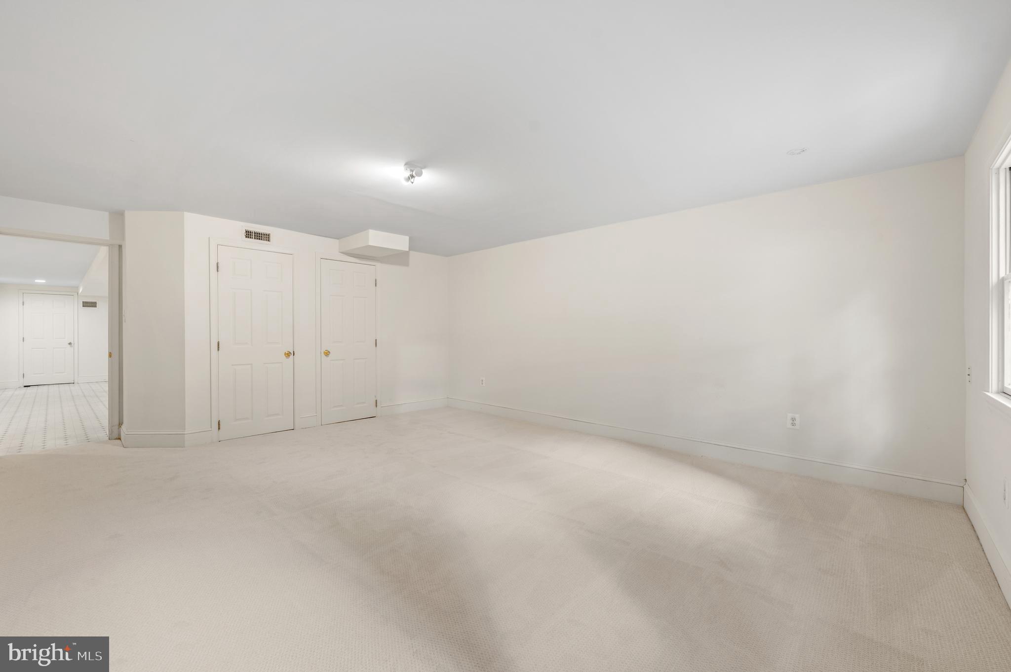 1140 GREEN TREE LANE