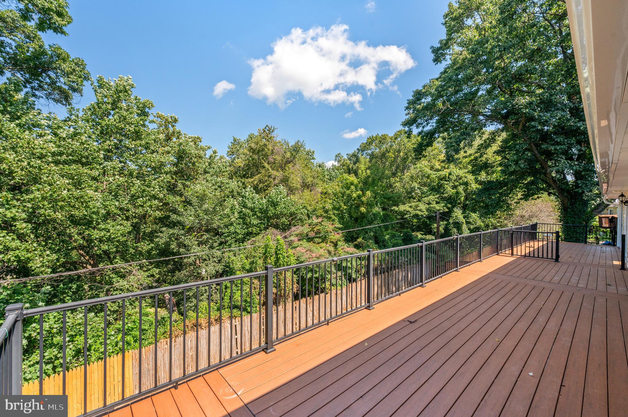 1140 GREEN TREE LANE