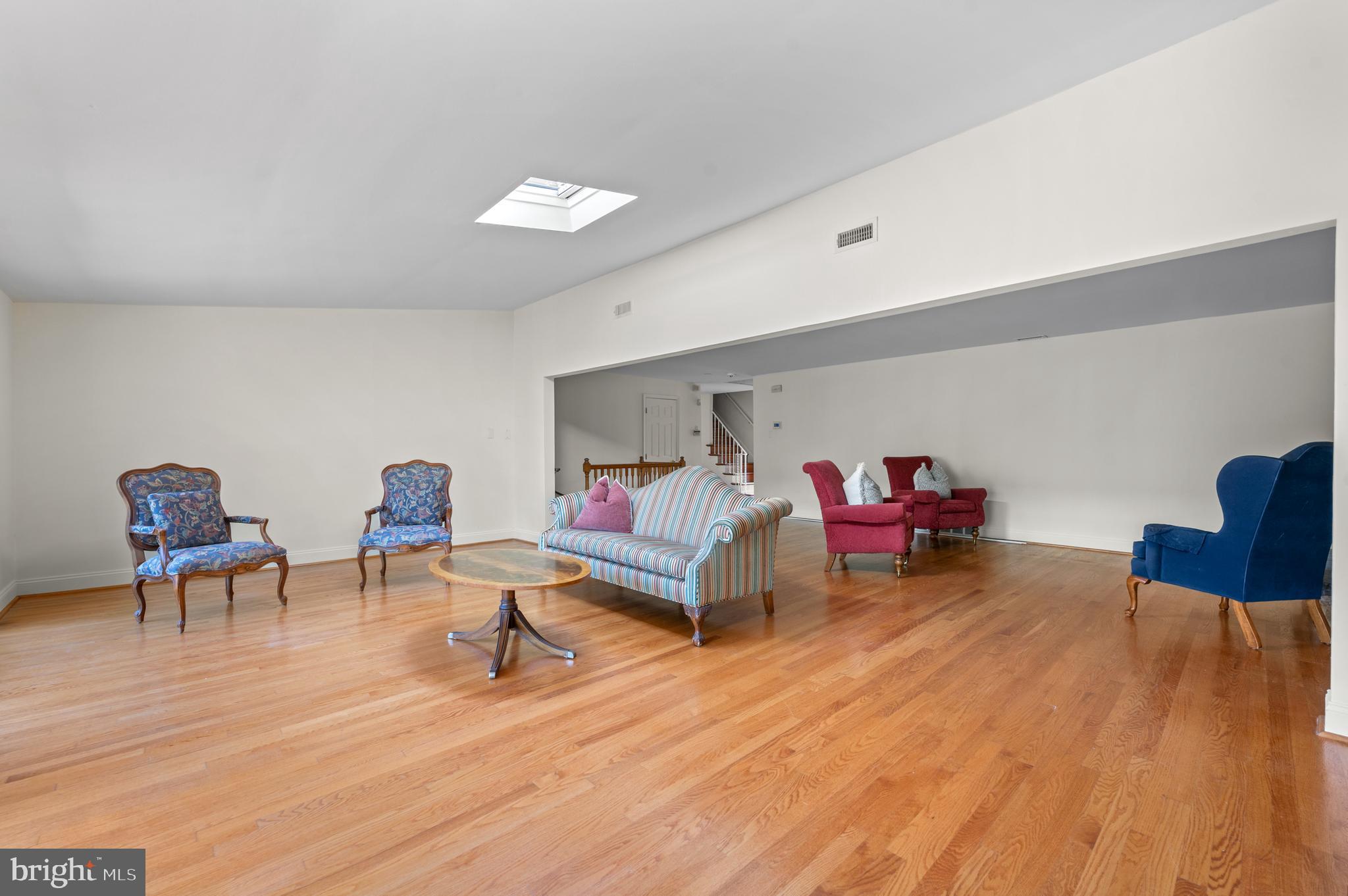 1140 GREEN TREE LANE