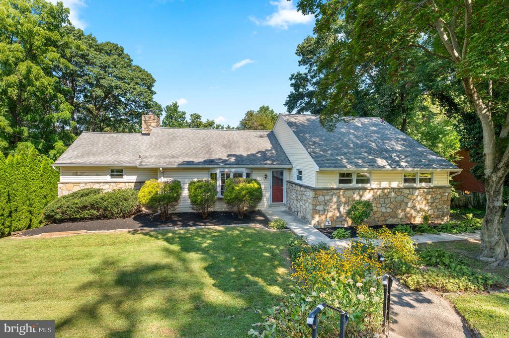 1140 GREEN TREE LANE