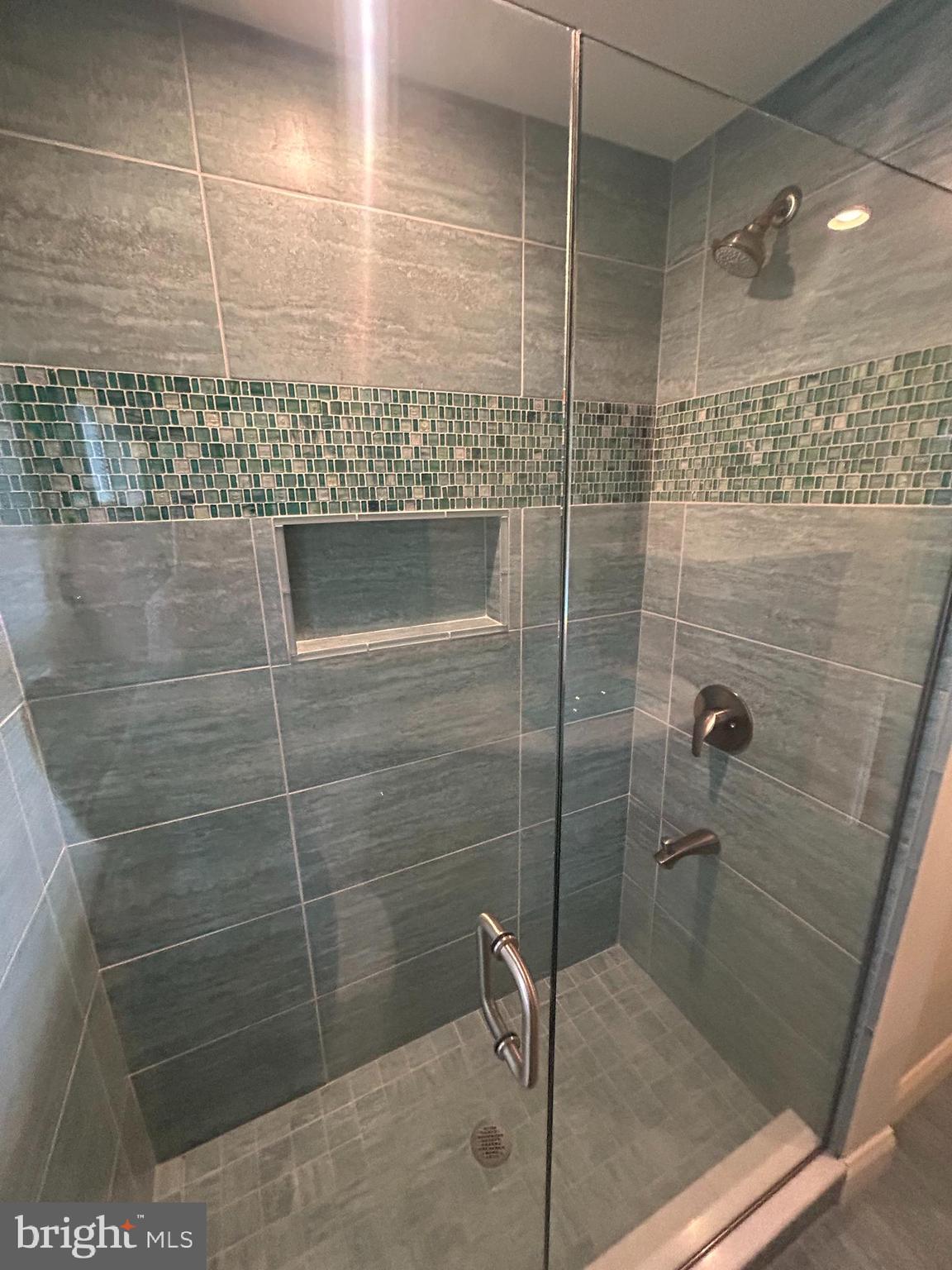 1140 GREEN TREE LANE