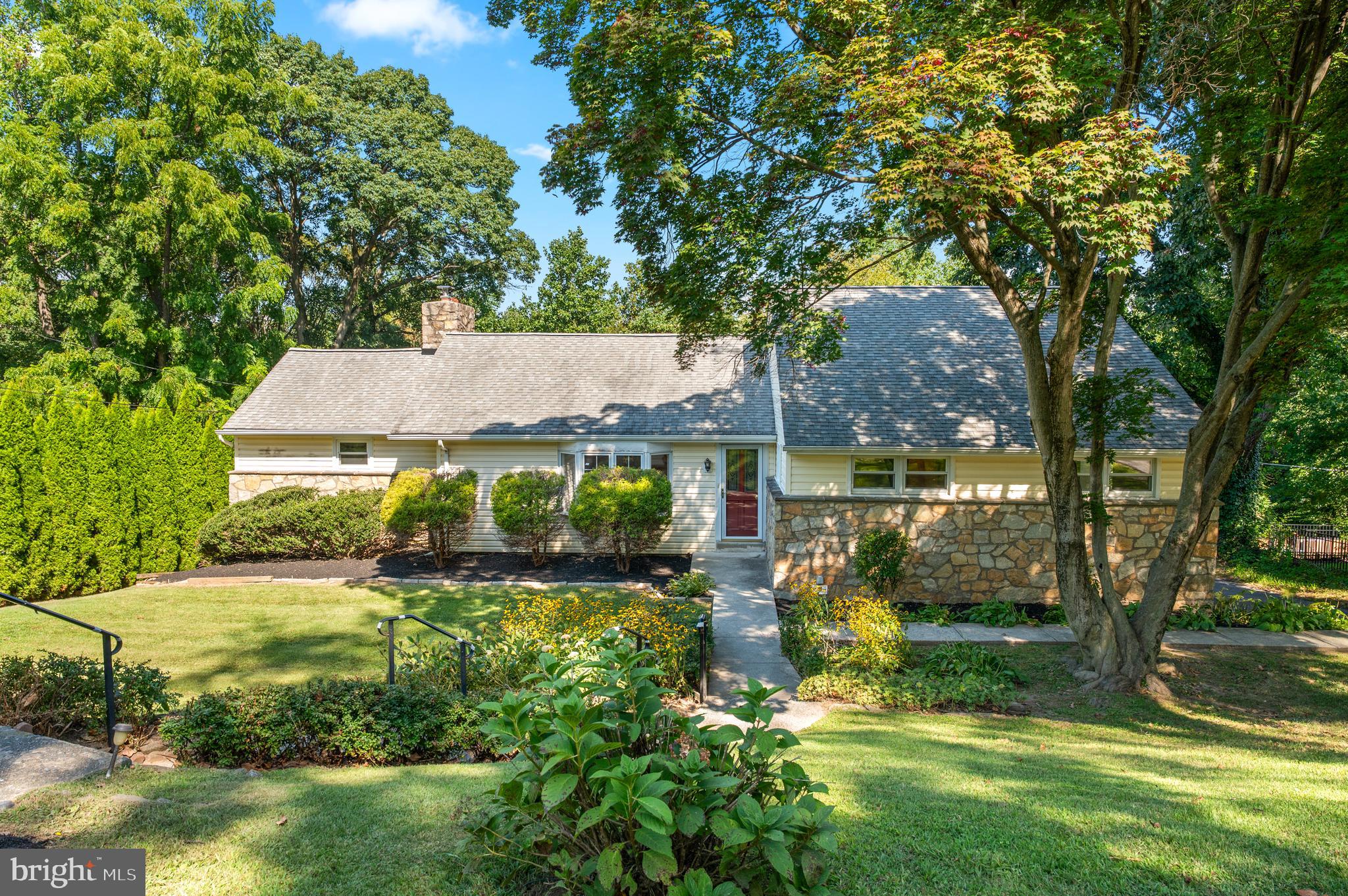 1140 GREEN TREE LANE