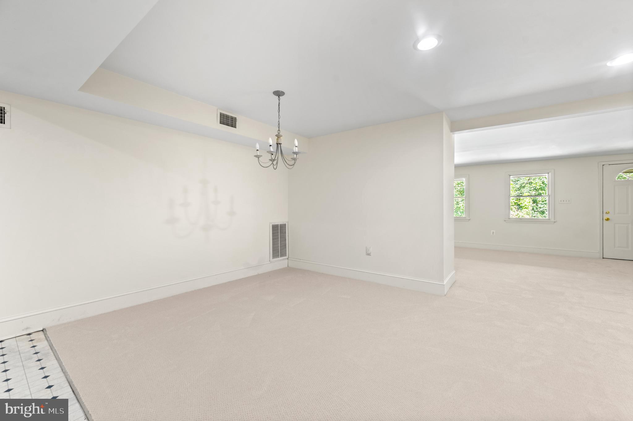 1140 GREEN TREE LANE