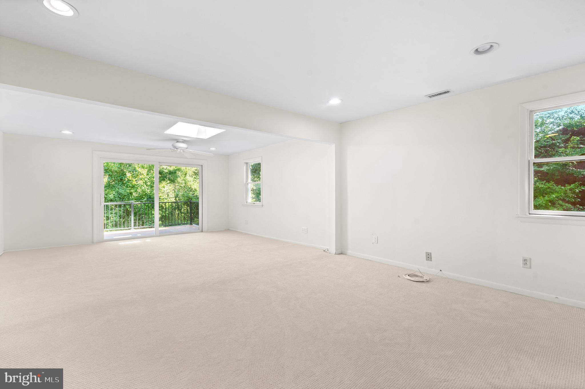 1140 GREEN TREE LANE