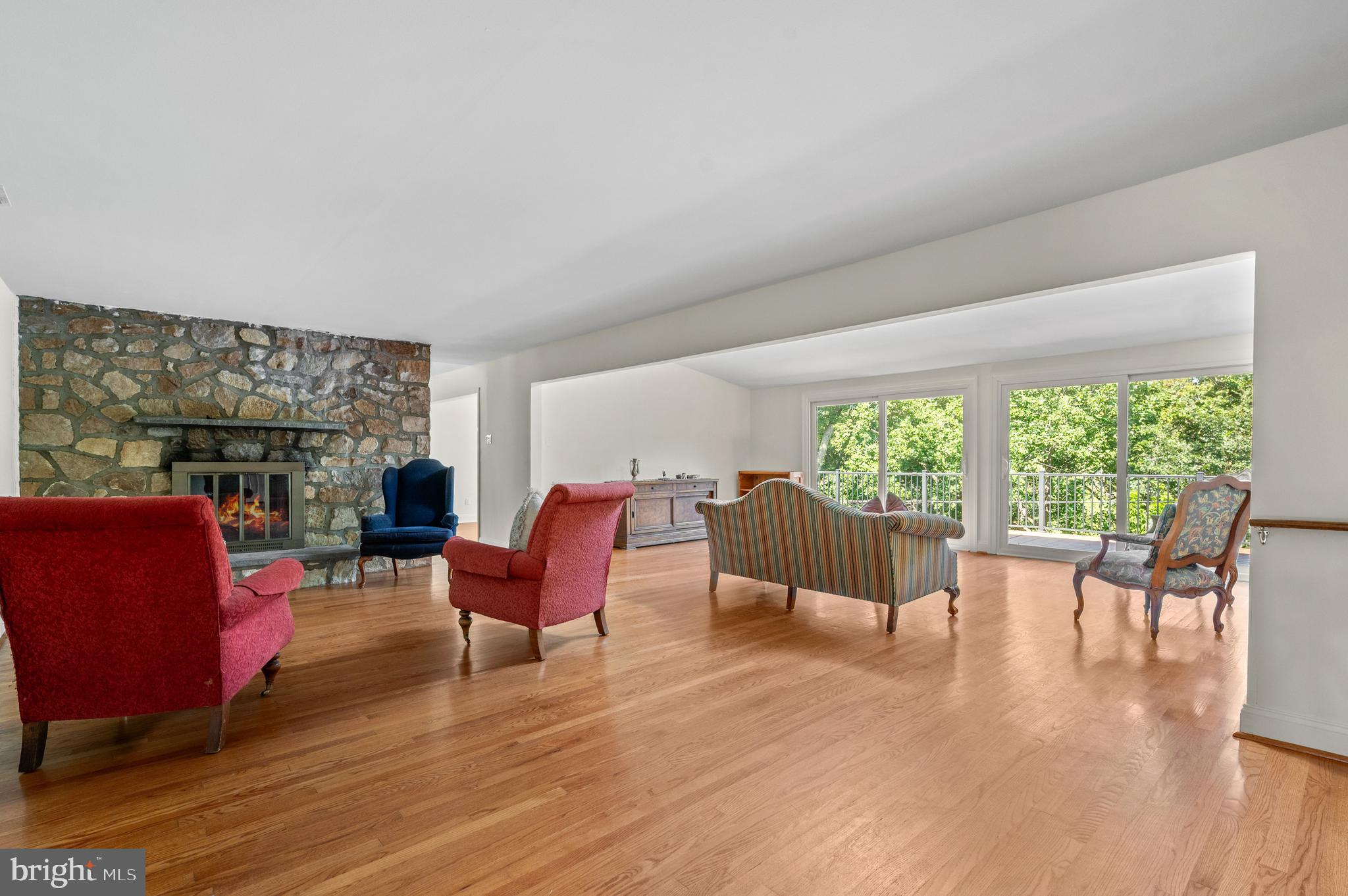 1140 GREEN TREE LANE