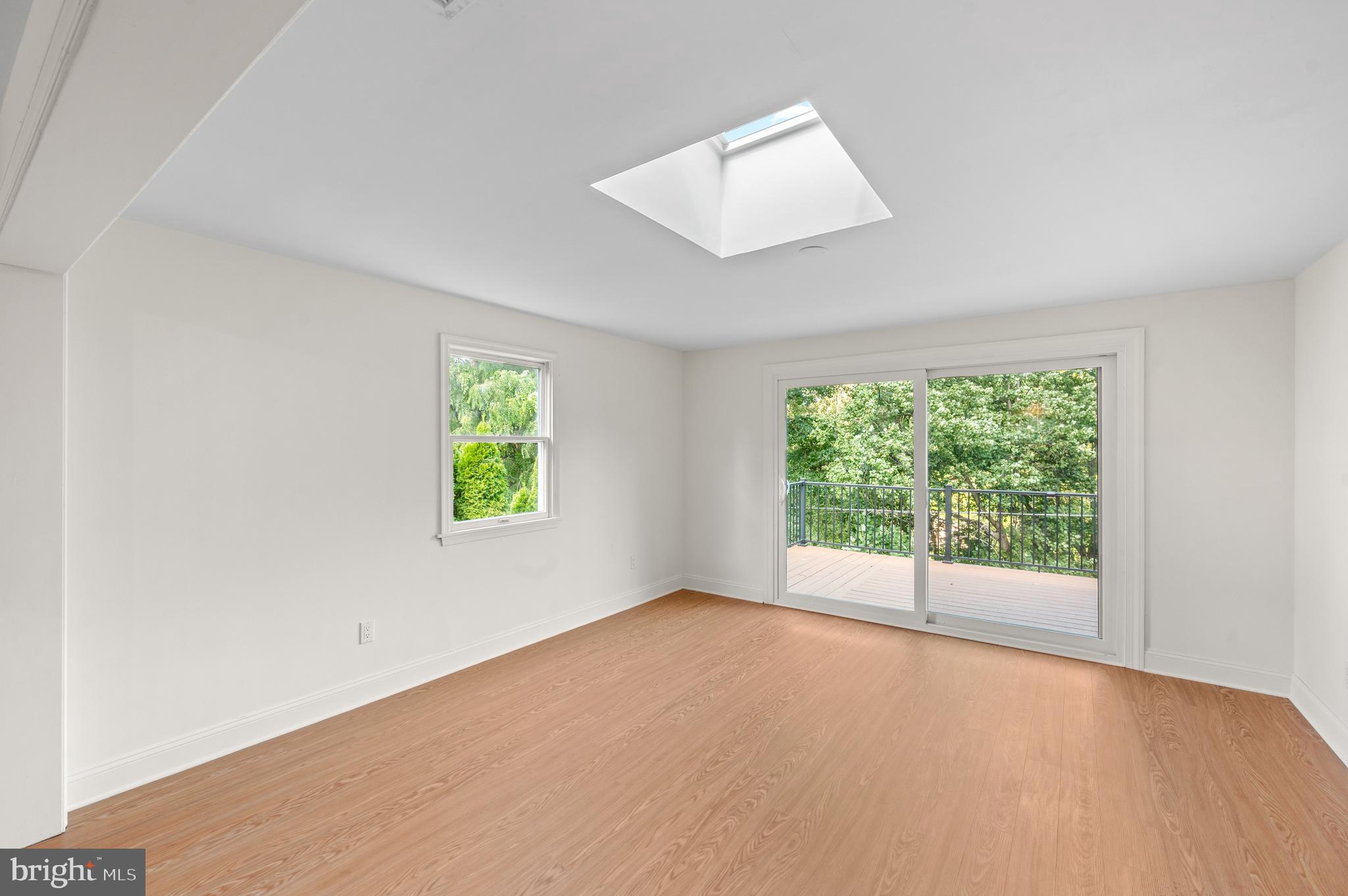 1140 GREEN TREE LANE