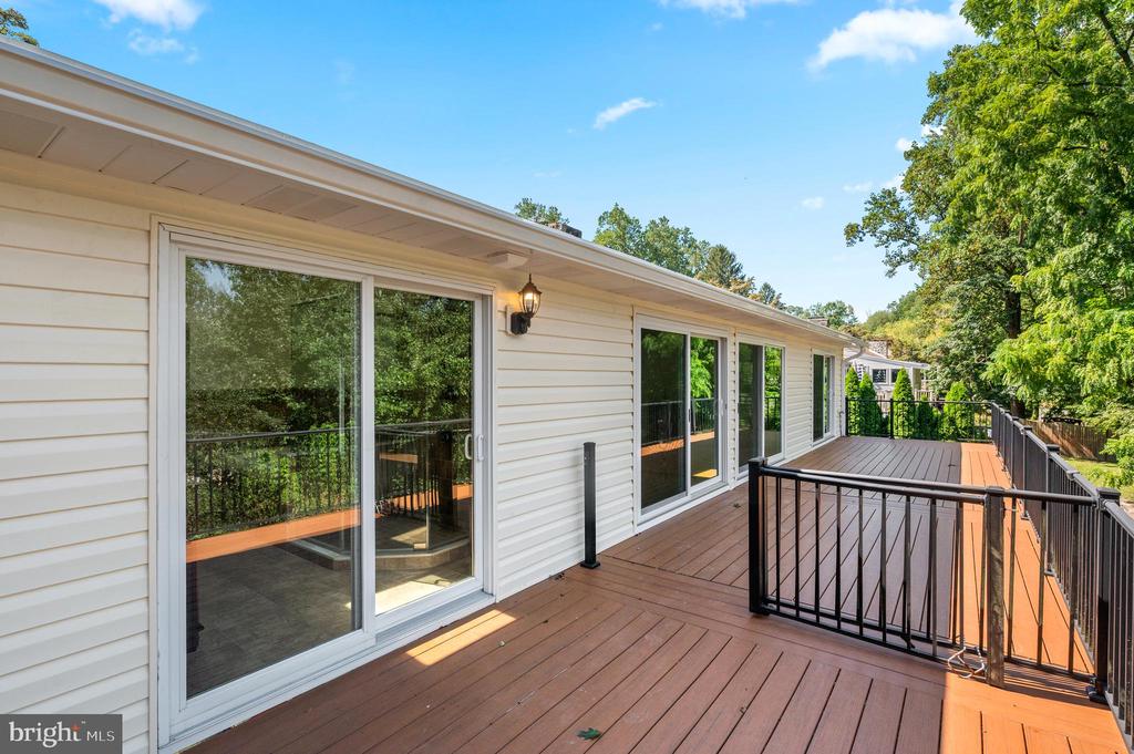 1140 GREEN TREE LANE