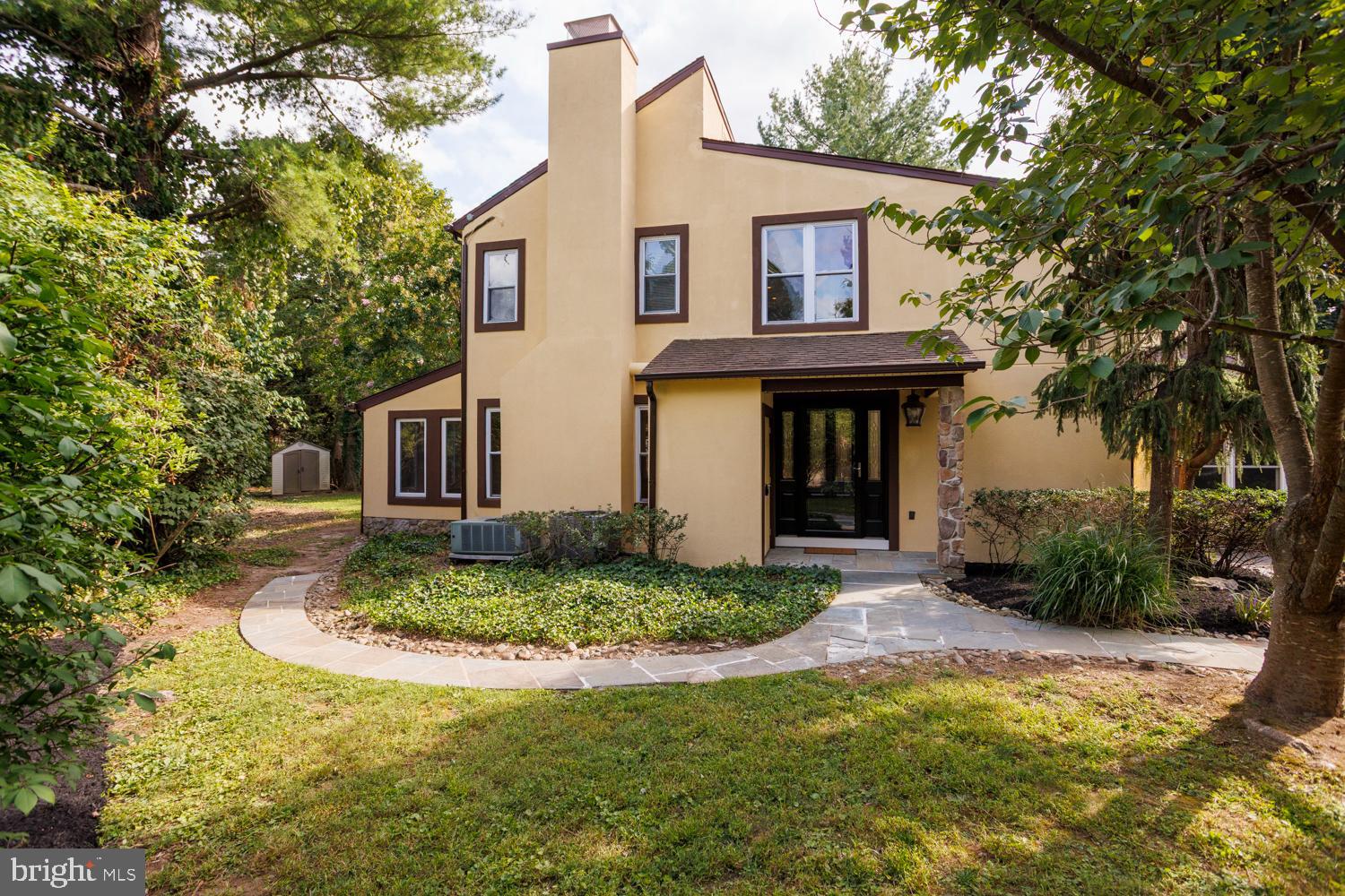 610 ARGYLE CIRCLE