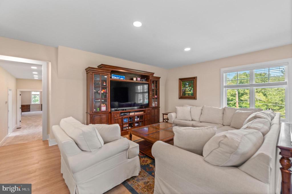 809 BRUSHTOWN ROAD