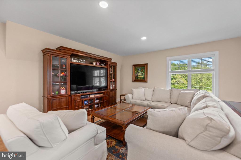 809 BRUSHTOWN ROAD