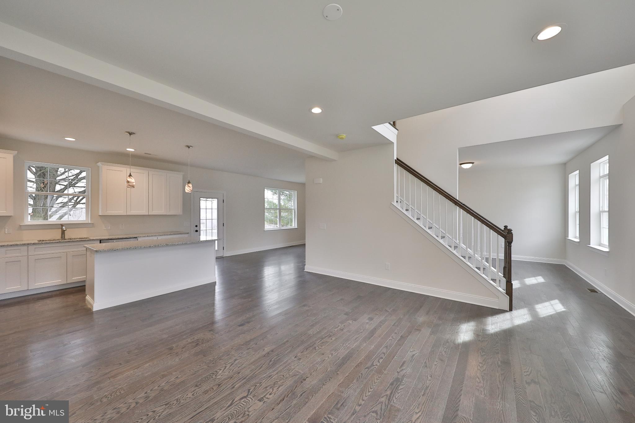 440 E 9TH AVENUE LOT 1