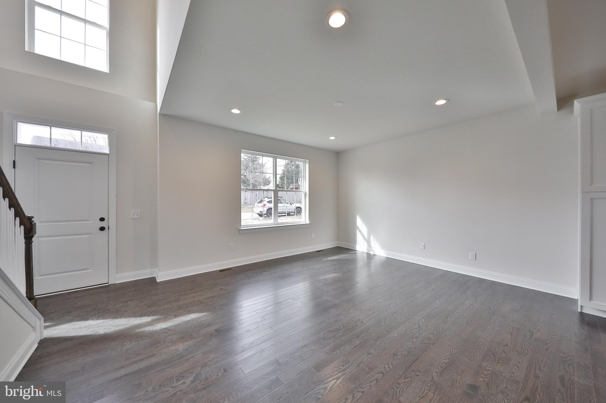 440 E 9TH AVENUE LOT 1