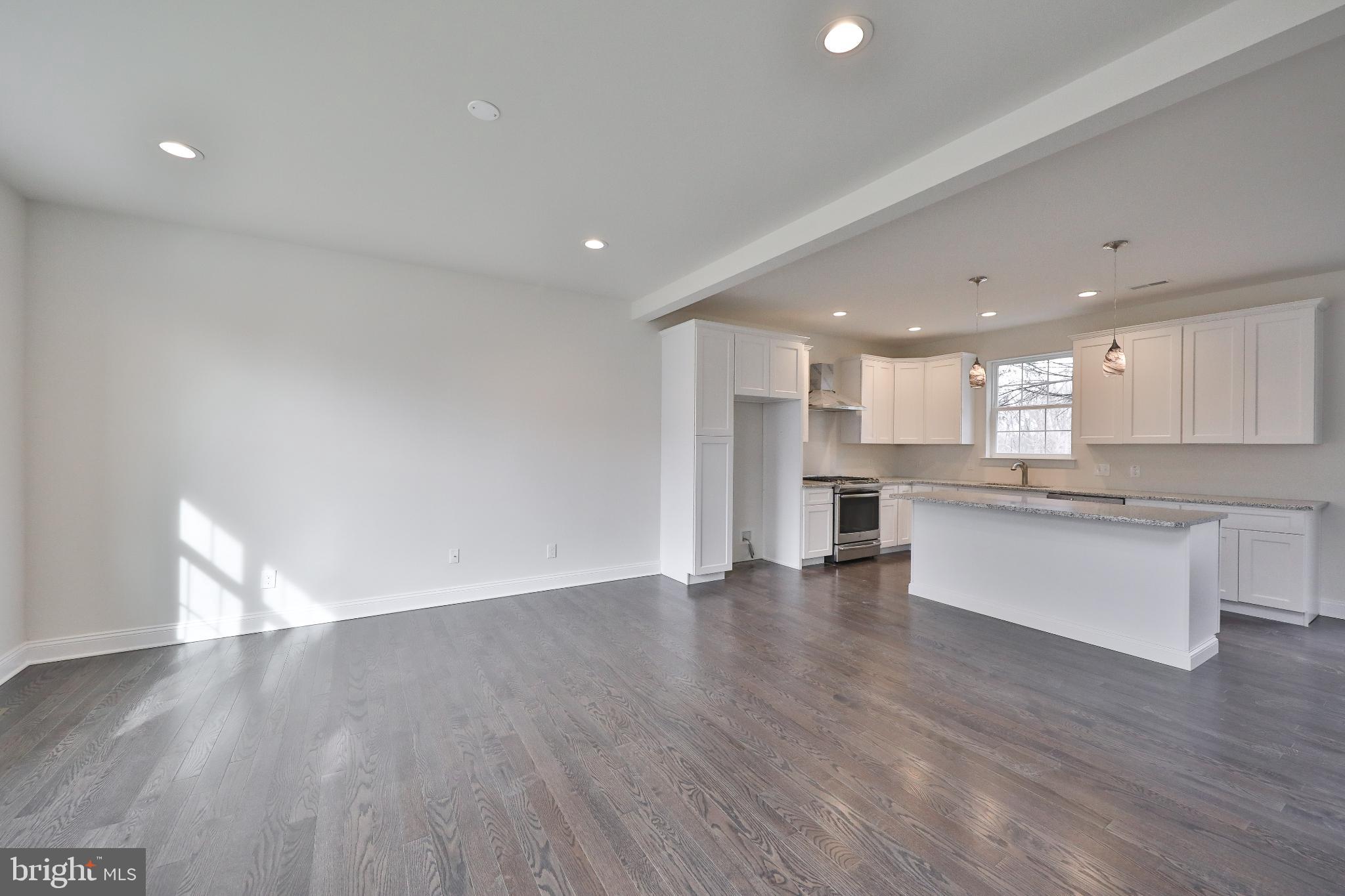 440 E 9TH AVENUE LOT 1