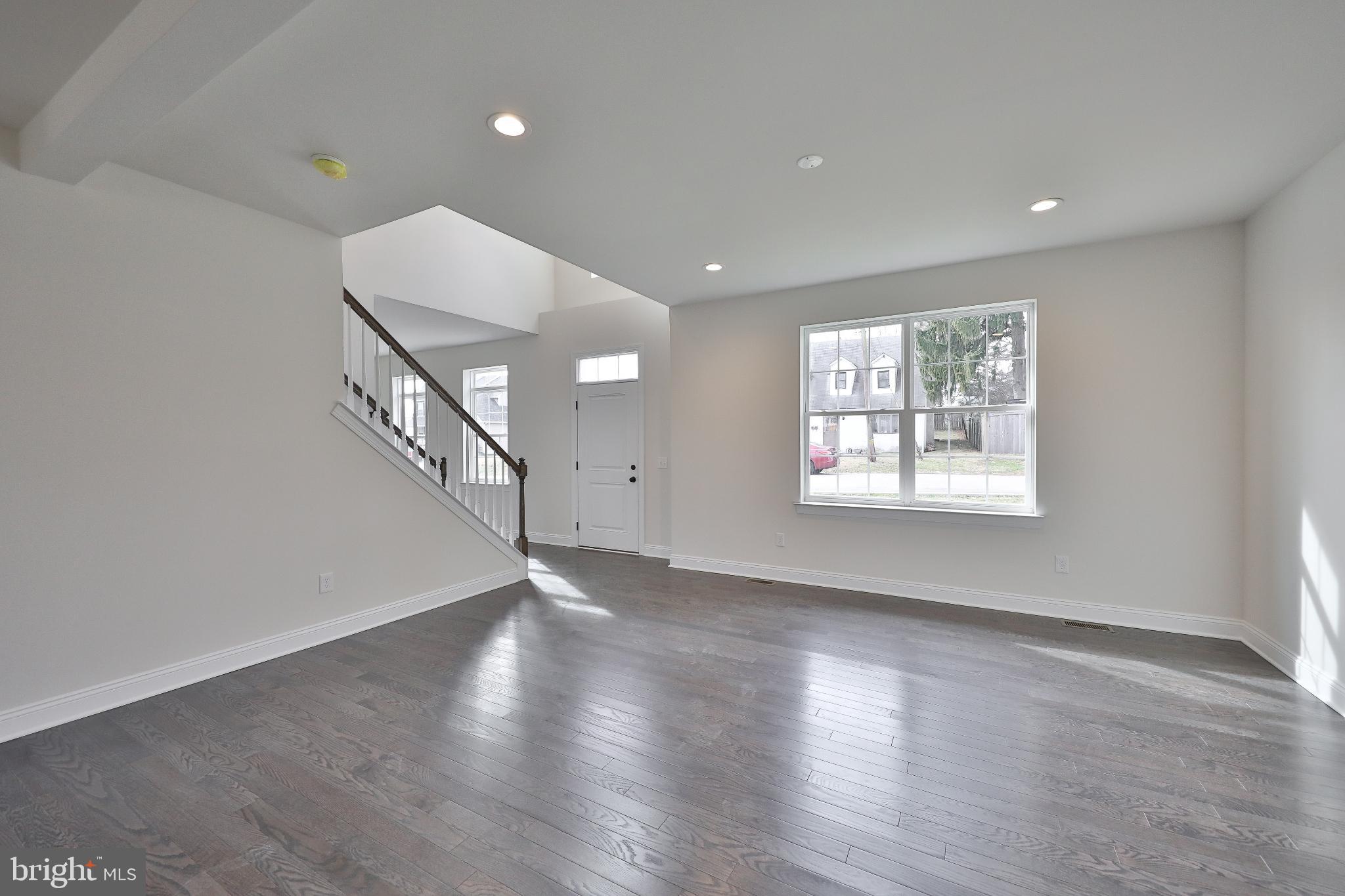 440 E 9TH AVENUE LOT 1