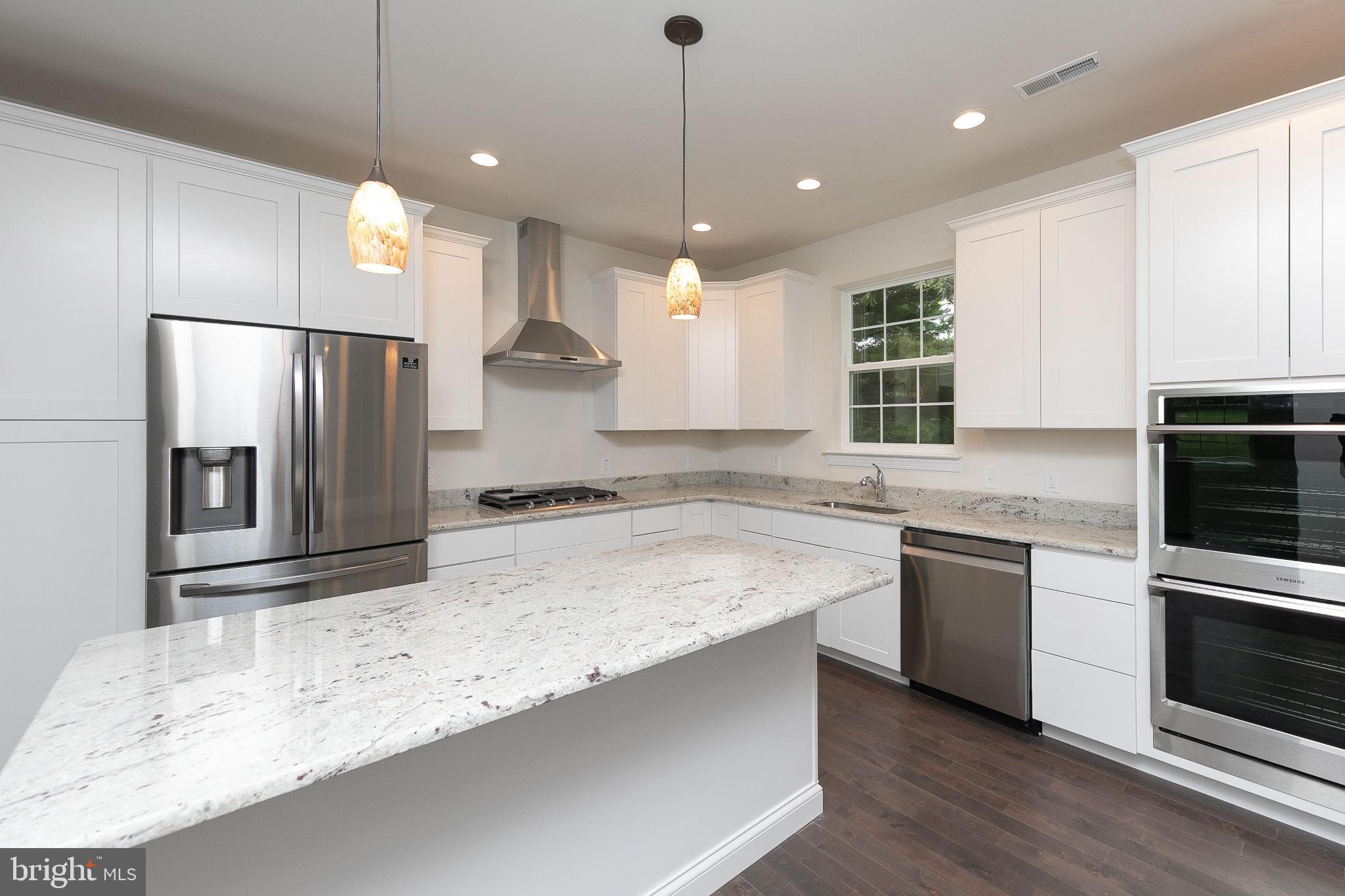 440 E 9TH AVENUE LOT 1