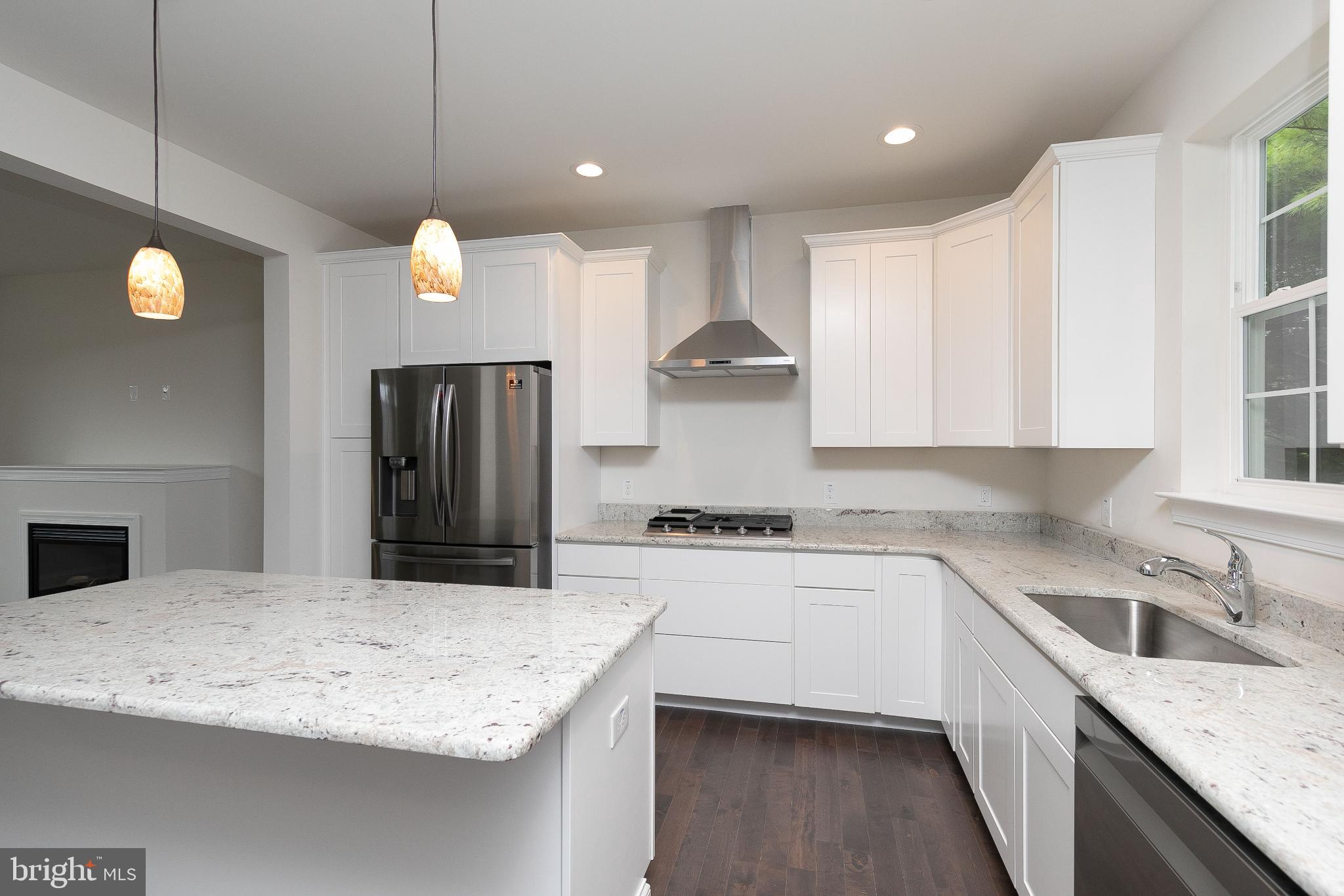 440 E 9TH AVENUE LOT 1