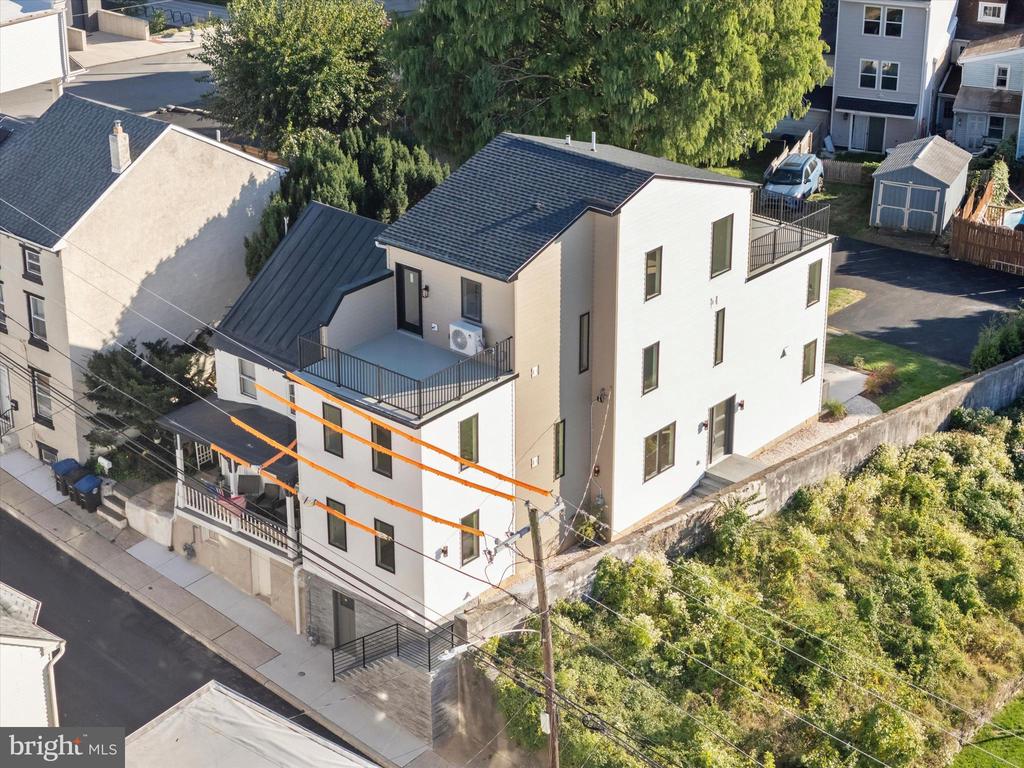 135 W 1ST AVENUE
