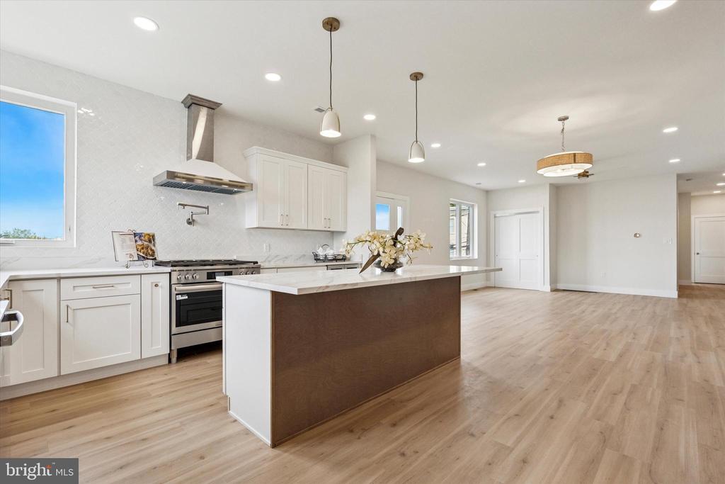 135 W 1ST AVENUE
