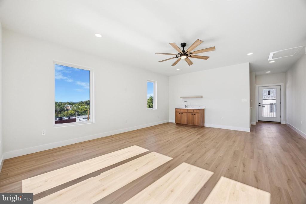 135 W 1ST AVENUE