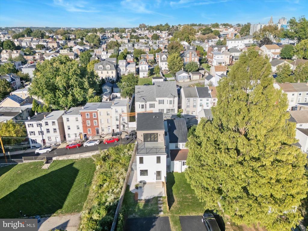 135 W 1ST AVENUE