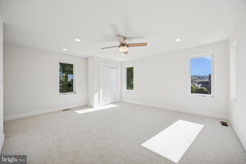 135 W 1ST AVENUE