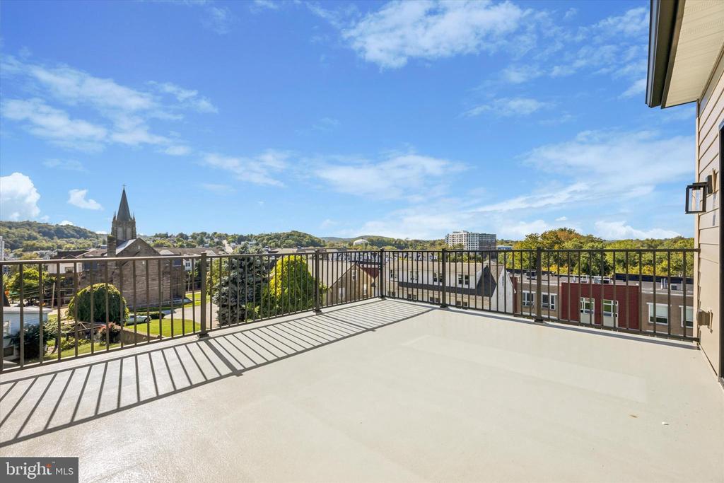 135 W 1ST AVENUE