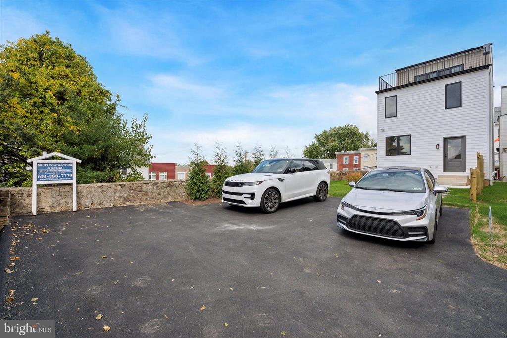 135 W 1ST AVENUE