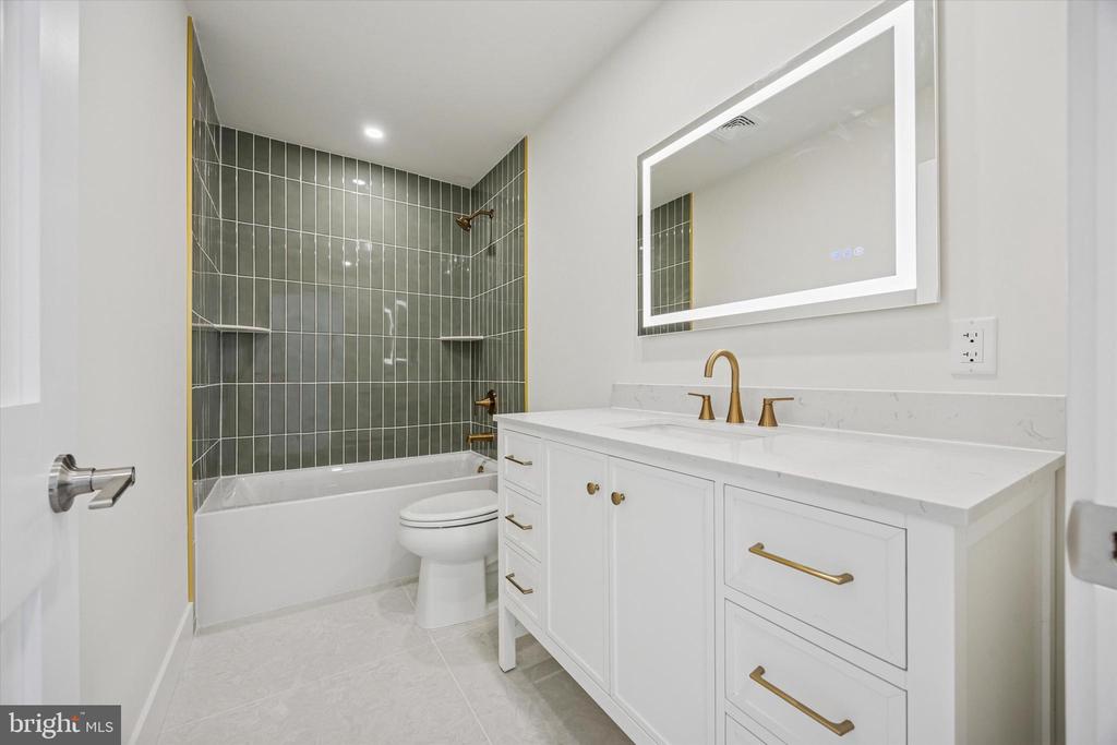 135 W 1ST AVENUE