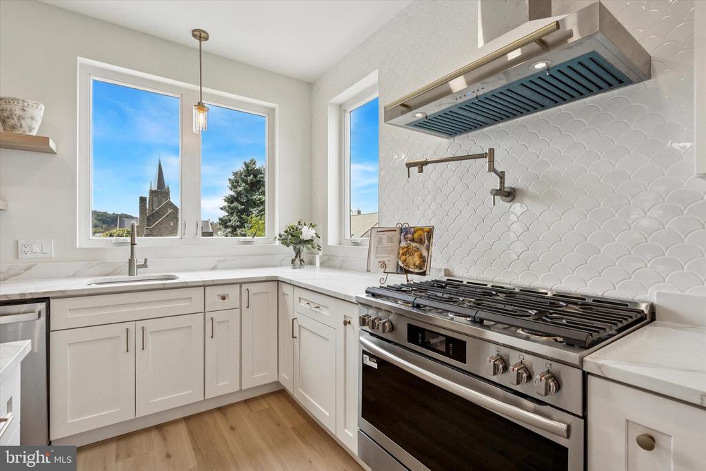 135 W 1ST AVENUE