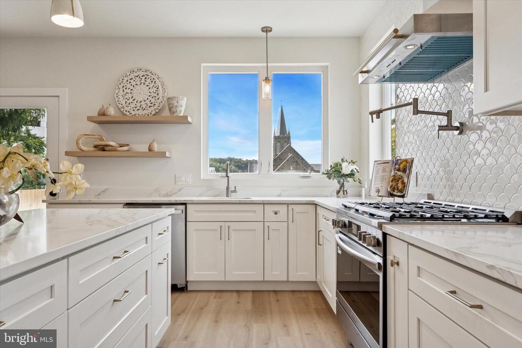 135 W 1ST AVENUE