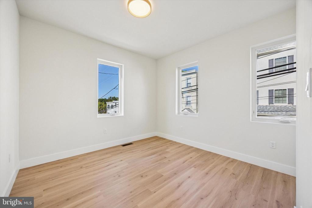 135 W 1ST AVENUE