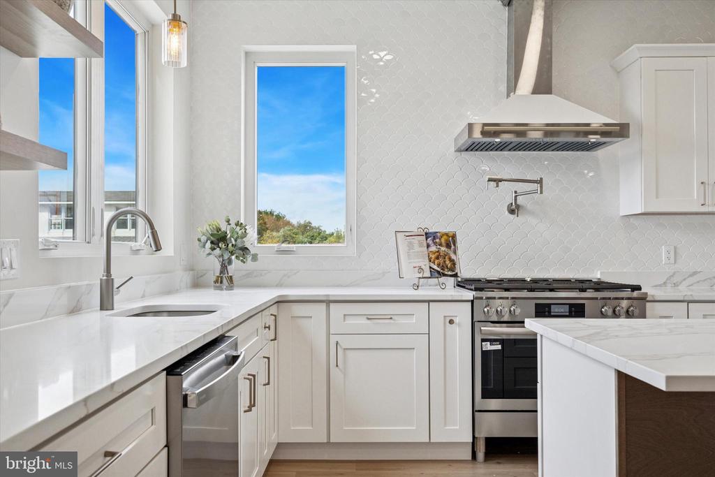 135 W 1ST AVENUE
