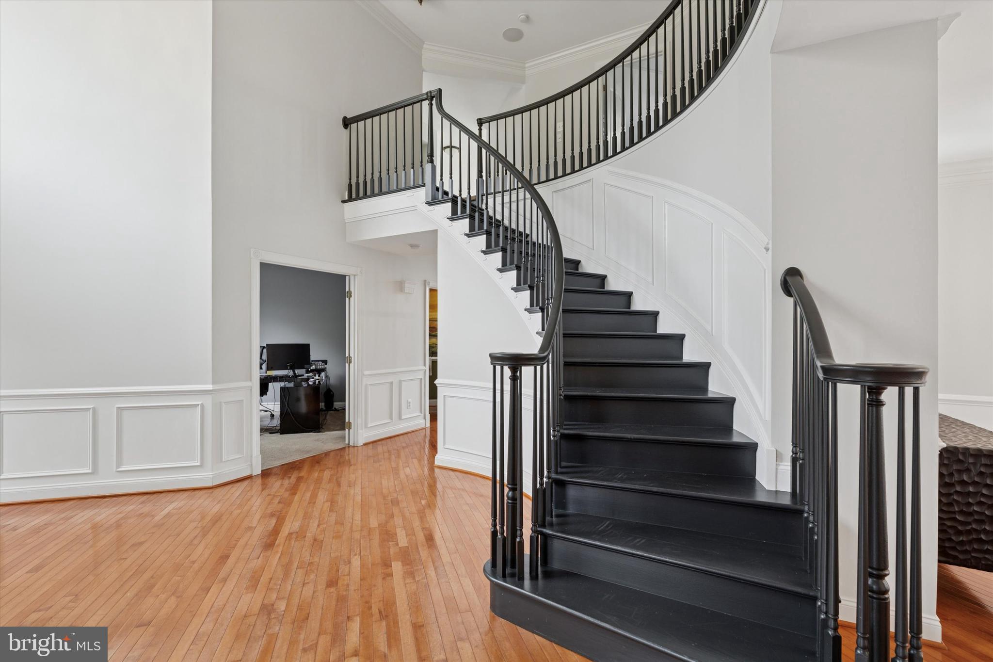 206 RIVERCREST DRIVE