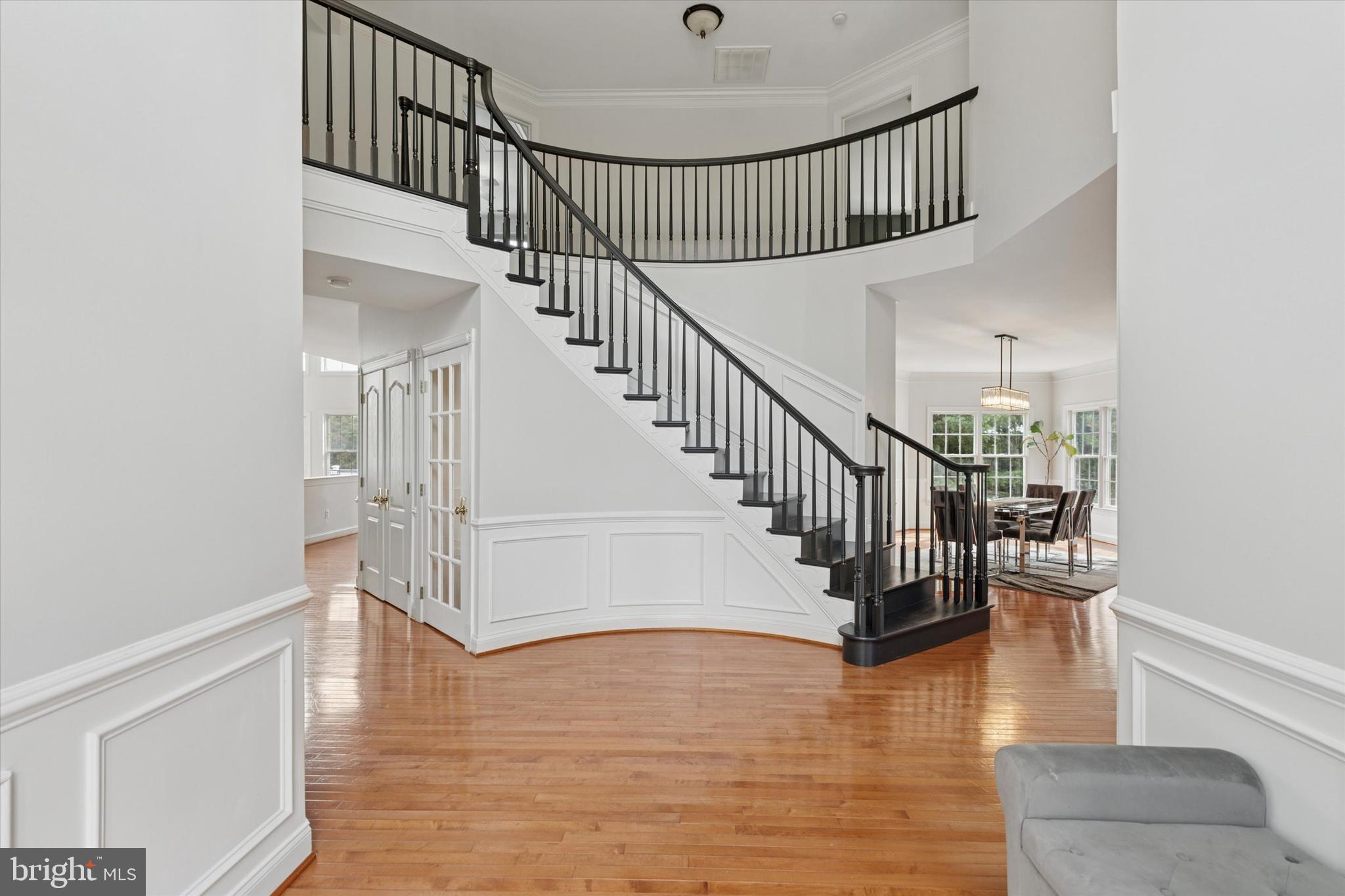 206 RIVERCREST DRIVE