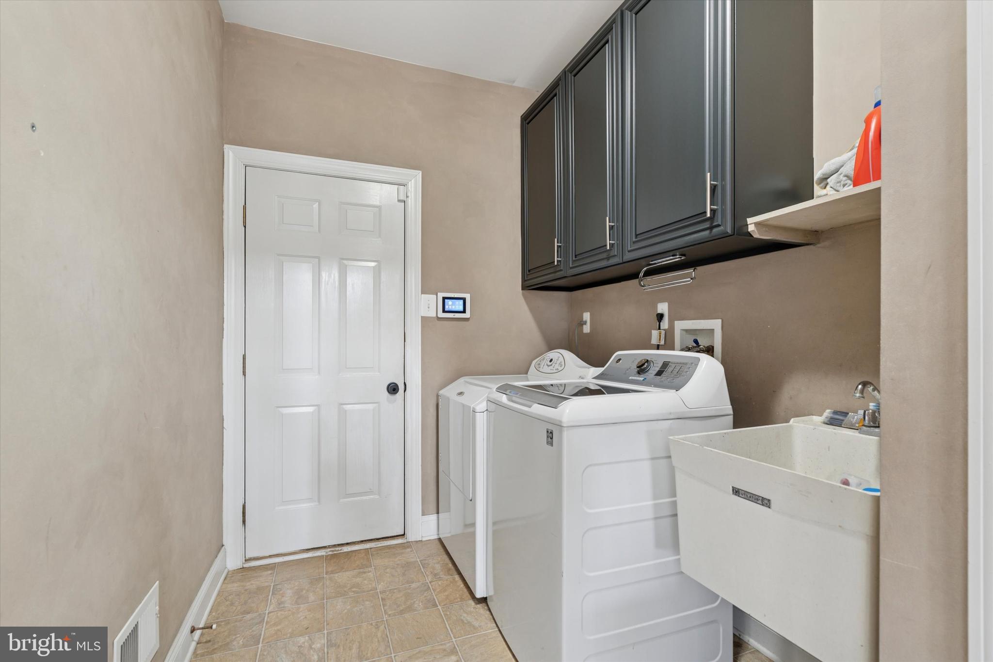 206 RIVERCREST DRIVE