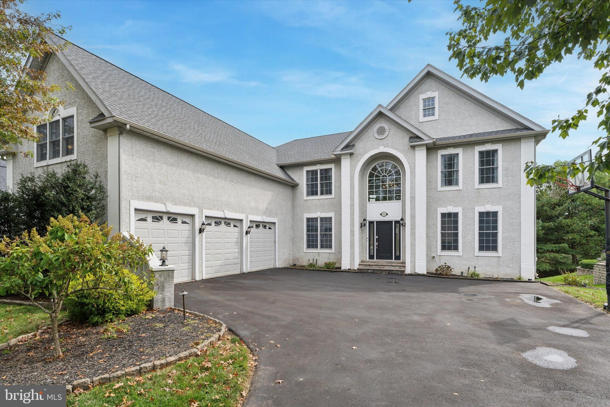 206 RIVERCREST DRIVE