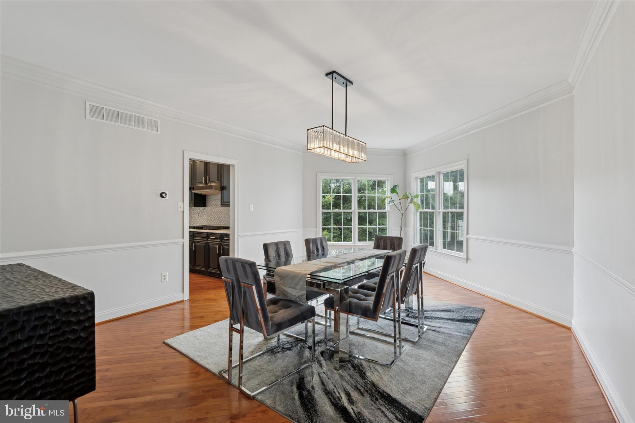 206 RIVERCREST DRIVE