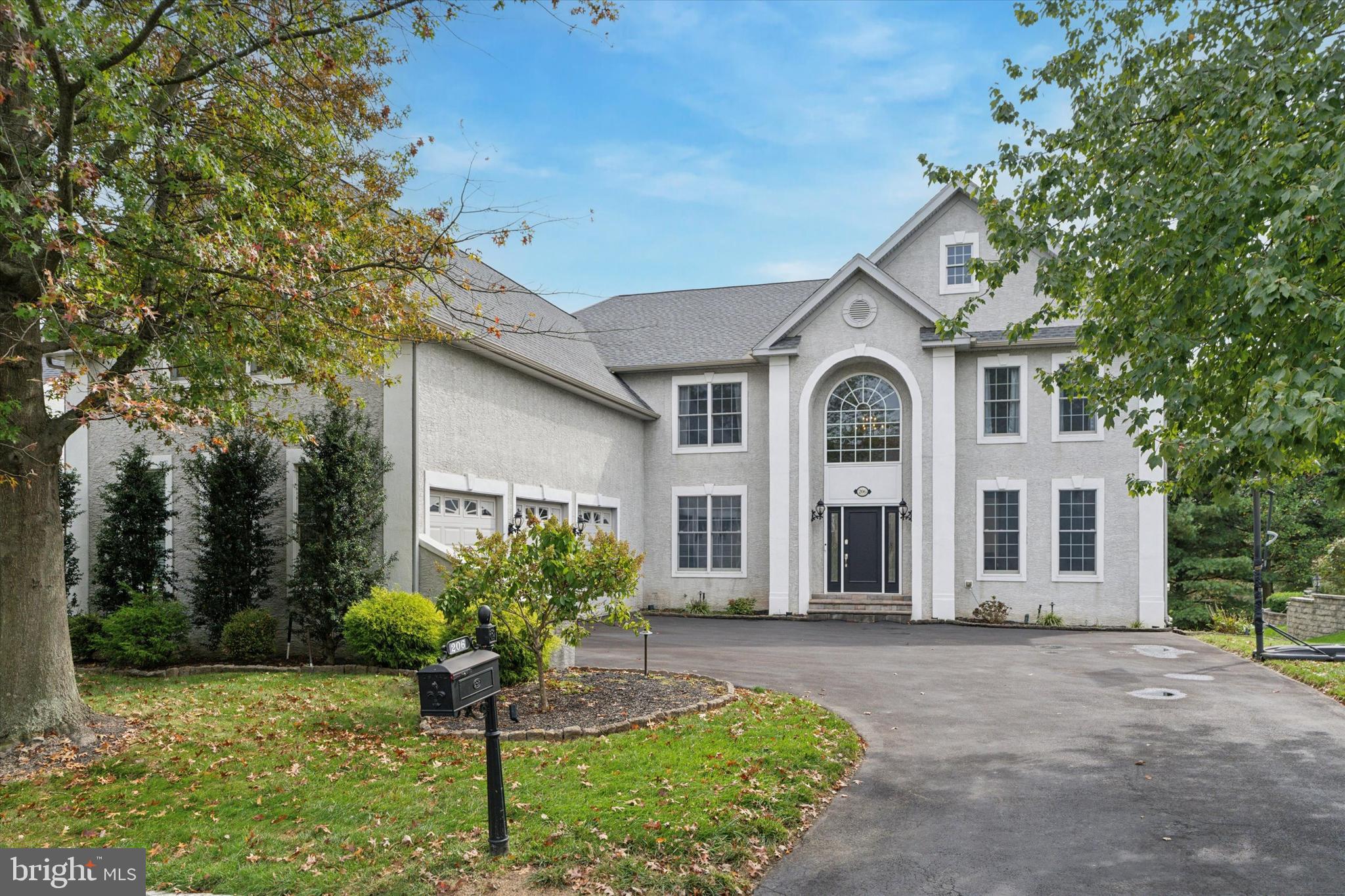 206 RIVERCREST DRIVE