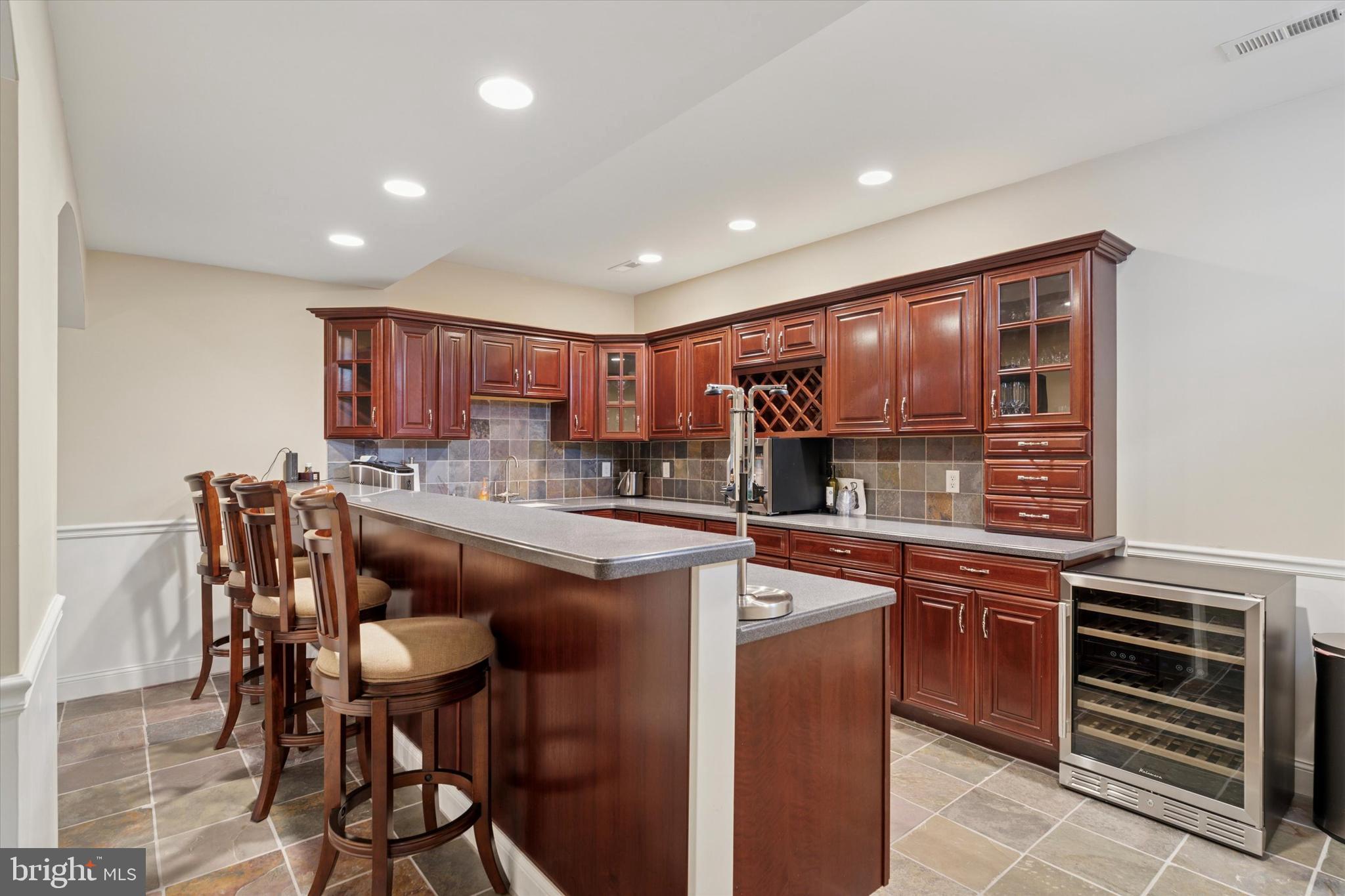 206 RIVERCREST DRIVE