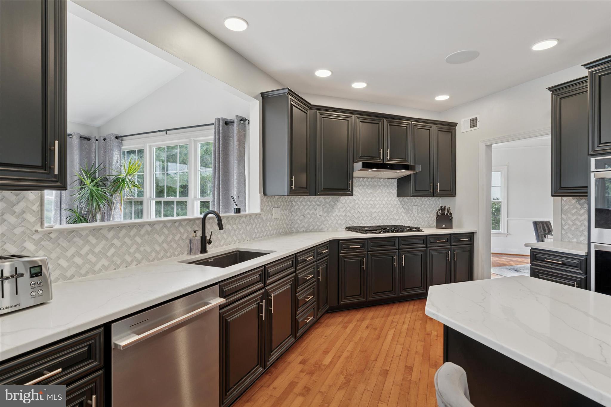 206 RIVERCREST DRIVE