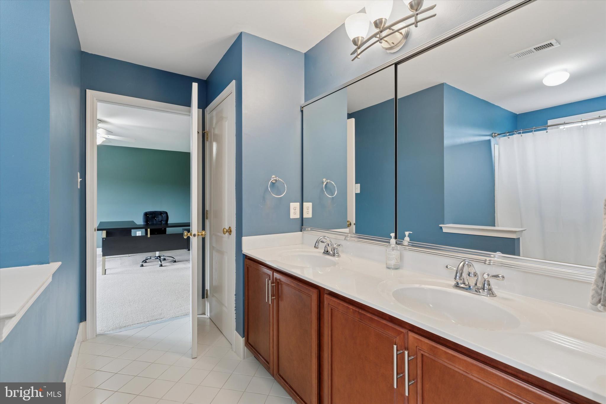 206 RIVERCREST DRIVE